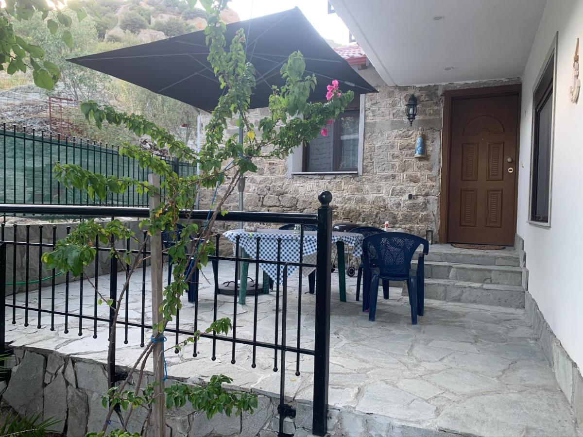 Stone House Under A Rock Kukos Apartamento Sikiá Exterior foto